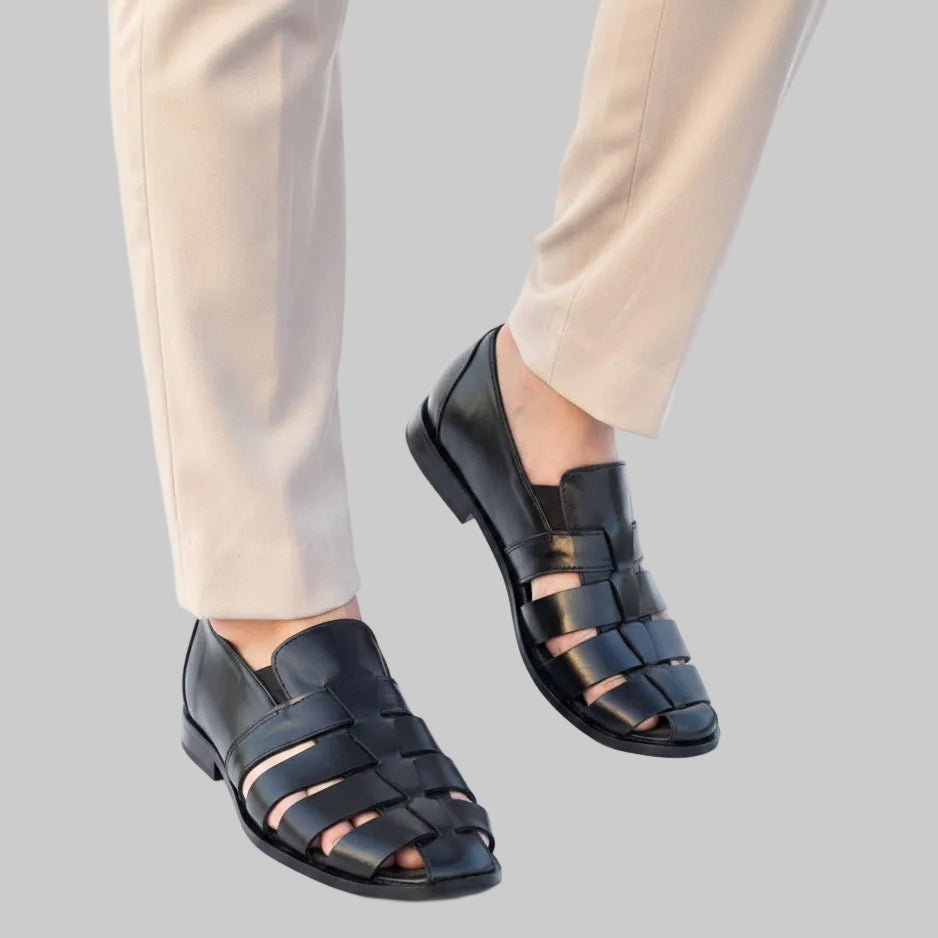Men’s handmade leather fisherman sandals by TAILOR LEATHER featuring sturdy straps and a comfortable open-toe design.